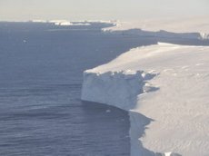 Ученые показали на видео основание «ледника Судного дня» в Антарктиде