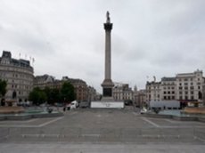 Гигантский планшет на Трафальгарской площади