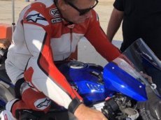 Парализованный гонщик впервые за 26 лет сел за руль мотоцикла