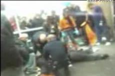 Сезон распродаж в Нью-Йорке: покупатели затоптали продавца