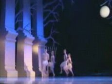 "Лебединое озеро" с мужчинами в ролях лебедей