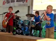 Песня группы Metallica в детском исполнении стала интернет-хитом