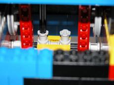Энтузиасты построили вибратор из … LEGO!