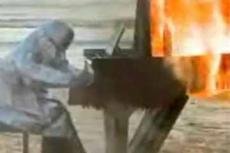 Японский музыкант поджег рояль и исполнил джаз