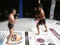 Боец MMA нокаутировал танцевавшего перед ним соперника