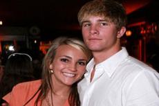 Беременная сестричка Бритни заключила контракт на миллион долларов