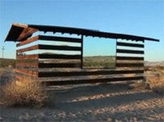 В пустыне построили зеркальный дом, управляемый компьютером