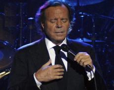 Хулио Иглесиасу стало плохо на концерте в Екатеринбурге