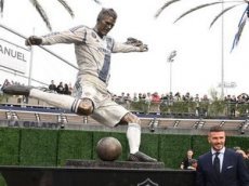 Бекхэма разыграли в США, подменив его статую