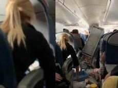 Пять человек пострадали из-за турбулентности во время полета