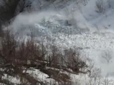 Сход мощной лавины в Хабаровском крае