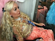 Парализованная жительница Хельсинки превратила себя в Барби