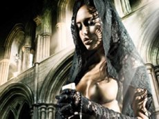 Simoni Racing выпустило очередной эротический календарь для автомобилистов