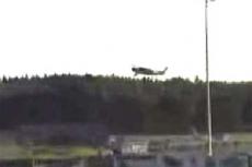 В Америке самолет упал на бейсбольное поле, где тренировались спортсмены