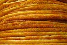 Петербуржец за час съел больше всех блинов в России