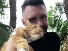 Сергей Шнуров продемонстрировал оскал своего кота