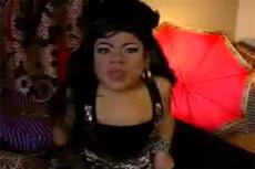 В Интернете появилась мини-копия Эми Уайнхаус