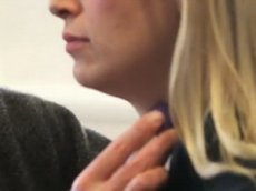 Вибратор помог певице вернуть голос