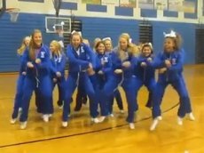 Школьники опозорились, сняв пародию на Gangnam style