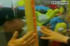 Ребенок оказался внутри автомата с игрушками