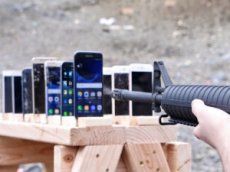 Блогер расстрелял Samsung Galaxy и iPhone