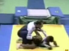 Гимнастка получила травму позвоночника во время  соревнований