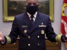 Американский врач показал на видео, как самому сделать маску