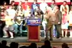 Девочка упала в обморок во время выступления Билла Клинтона