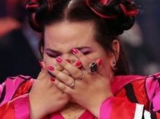 В Сети появилось видео падения c лестницы победительницы «Евровидения»