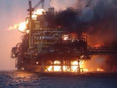 В Мексиканском заливе взорвалась нефтяная платформа