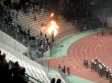 Во время чемпионата Греции по футболу полиция  применила слезоточивый газ