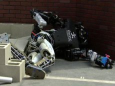 ТОП-10 курьезов на турнире DARPA Robotics Challenge 2015