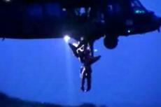 Спасатели вынесли пострадавшего с минного поля, но выронили с вертолета