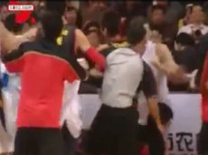 Баскетболисты Китая и Бразилии устроили нешуточную потасовку во время матча