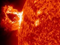 NASA показало уникальные кадры извержения на Солнце видео