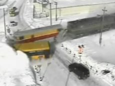 В Словакии пассажирский поезд столкнулся с автобусом