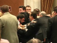 В парламенте Молдавии произошла драка