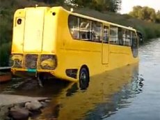 В Великобритании испытали первый автобус-амфибию