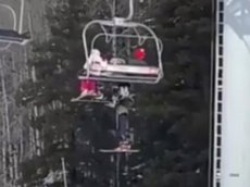 Падение лыжника с подъемника в Архызе