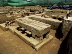 Ученые показали на видео вскрытие 4000-летнего священного захоронения в Индии