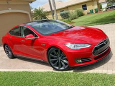 Электрокар Tesla Model S P85D установил новый мировой рекорд
