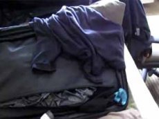 Пассажир обнаружил свой багаж пропитанным мочей