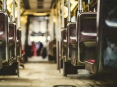 В московском автобусе под пассажиркой провалился пол