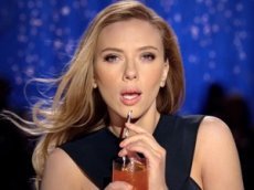 Скарлетт Йоханссон снялась в рекламе газировки