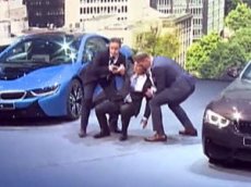 Глава BMW упал в обморок на открытии автосалона