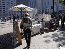 Бэнкси устроил в Нью-Йорке анонимную распродажу своих работ