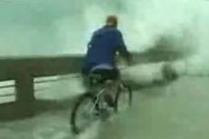 Экстремалы недолго радовались урагану