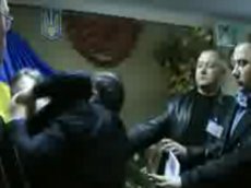 На избирательном участке в Донецкой области подрались депутаты