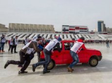 В Екатеринбурге сыграли в керлинг автомобилями «Ока»