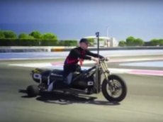 Француз разогнался до 100 км/час на водном двигателе